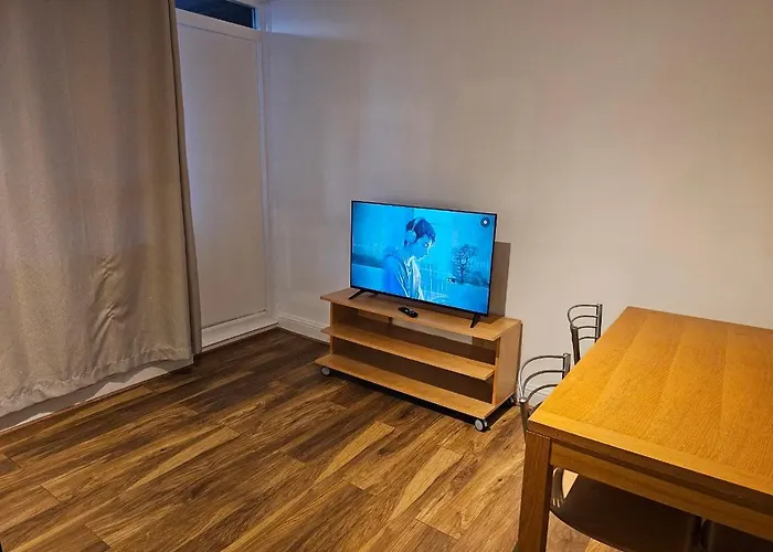 Entire Apartment Oval